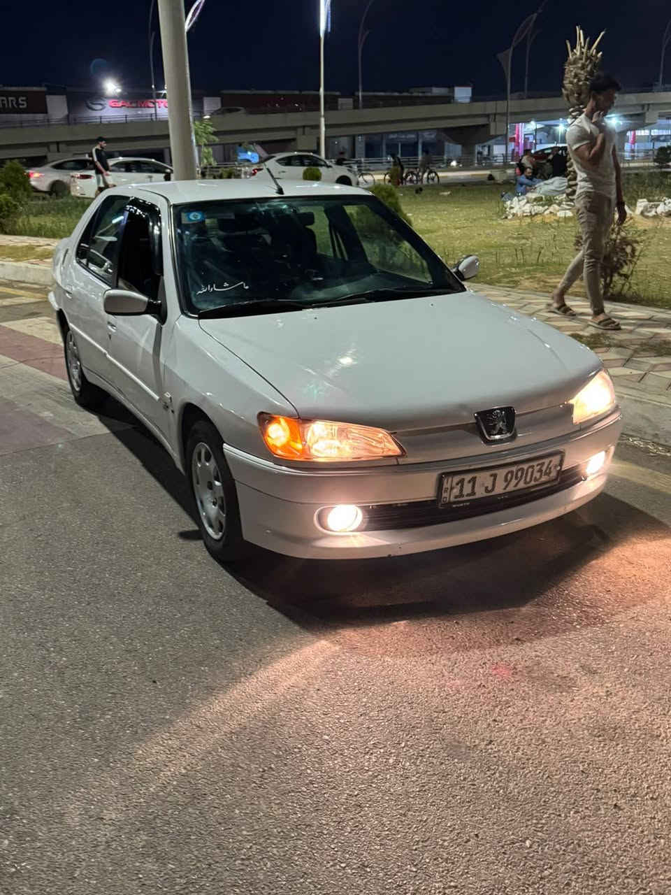 يالله سلام عليكم بيجو 306..2001محرك لاصرف ولا بخار كير بشرط تبريد فقط كمبريسر شرط التحويل لايت منضومه صوت جديده لايتات زينون ترايك وين ماتريد السعر 47وبيها مجال
الخاص مفتوح 
ه ***********
