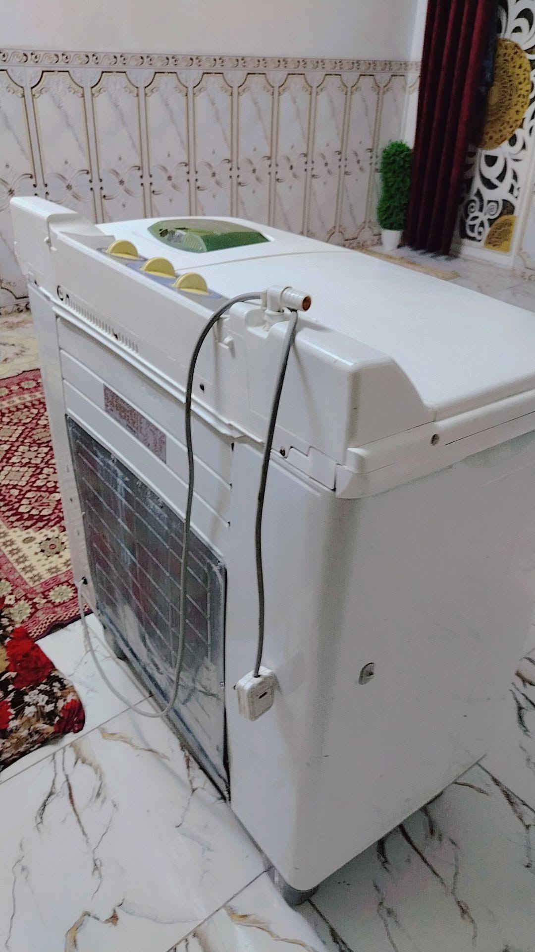 غسالات اثنين حجم كبير وحده اسمه هيرو حجم ٢٦كيلو بيع ٨٥وبيه مجال والثانيه هيتاشي الحجم الكبير ٢٦كيلو بيع ٩٠وبيه مجال بسيط والثالثه ابلازمه نوشبنال بدون قبق النشافه حجم ١٤كيلو بيع ٧٥ وبيه مجال بسيط والرابعه توشيبا ١٢كيلو بيع ٧٠ وبيه مجال بسيط كولهن شغالات مال ابيوت نضافه فول هاتف*********** بيه واتساب الي يريد يحجز اي وحده منهن
