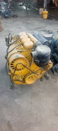 قطع غيار سيارات • للبيع
