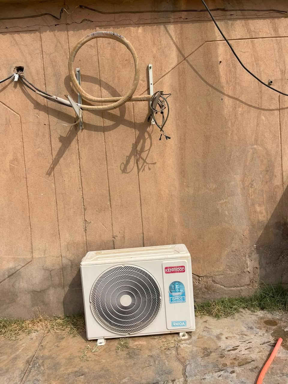 سلام وعليكم للبيع سبلت طن ونص مابو شي بس زرف بل قطعه الخارجيه بالبوري مال الغاز السعر تصل وتدلل مكاني حي ناعمه  /***********
