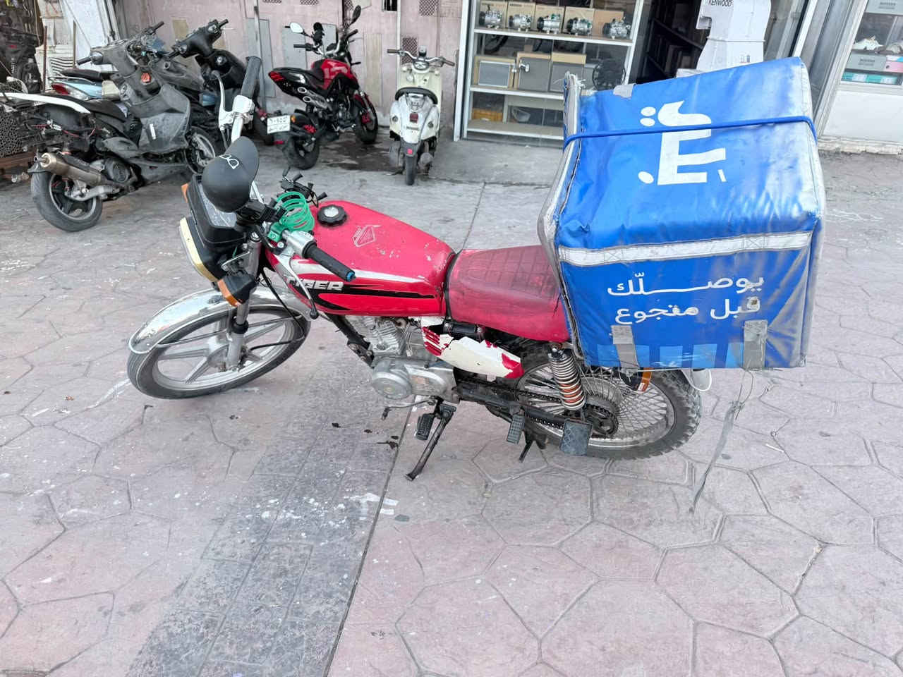 سلام عليكم يراني اربعه كير البيع و مراوس دراجه خير من الله دراجه تخبل مابيه ي نقص سعره300بيه مجال للطيبين هاذه رقم تلفون 787 830 7868
