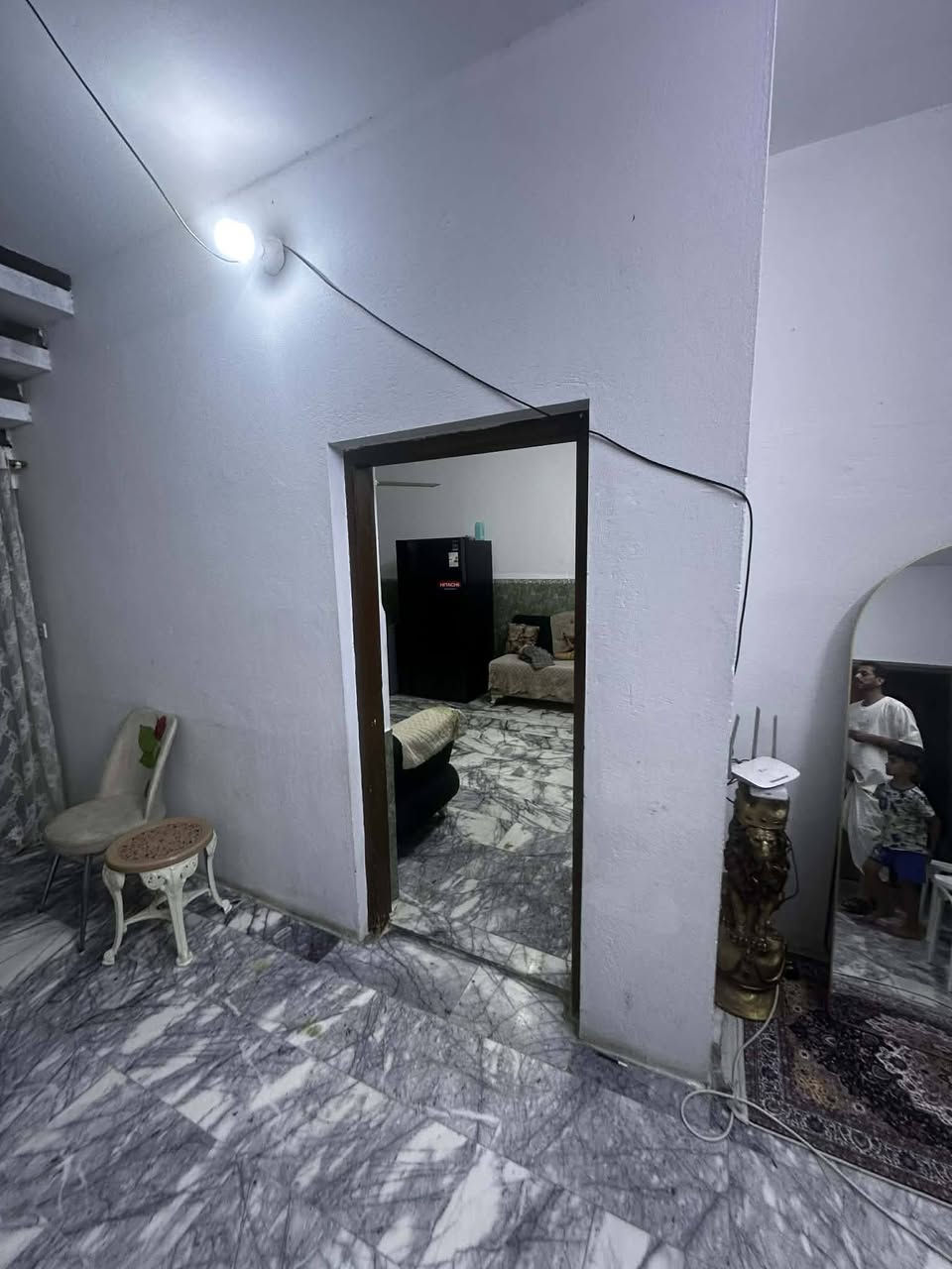 للمراوس.... للمراوس.... دار طابو زراعي مساحة 235 متر بحواس خلف جبار الكهربائي يبعد عن الشارع العام 75 متر.... البيت مرتب جداً وشغل درجة اولى مثل ما واضح بالصور ... 

معروض للمراوس بدار 125 متر بالموظفين..

علما يحسب سعر العقارين حسب الاتفاق بين الطرفين ويدفع الفرق.

للاستفسار زورونا 

مكتب سيد علي الموسوي للعقار 

عنوان المكتب 

العنوان واسط قضاء العزيزية حي الموظفين شارع 30 مجاور مدرسة نون والقلم الأهلية

 

أو الاتصال بالارقام التالية 

 سيد علي الموسوي ***********

احمد محسن ابو مرتضى ***********
