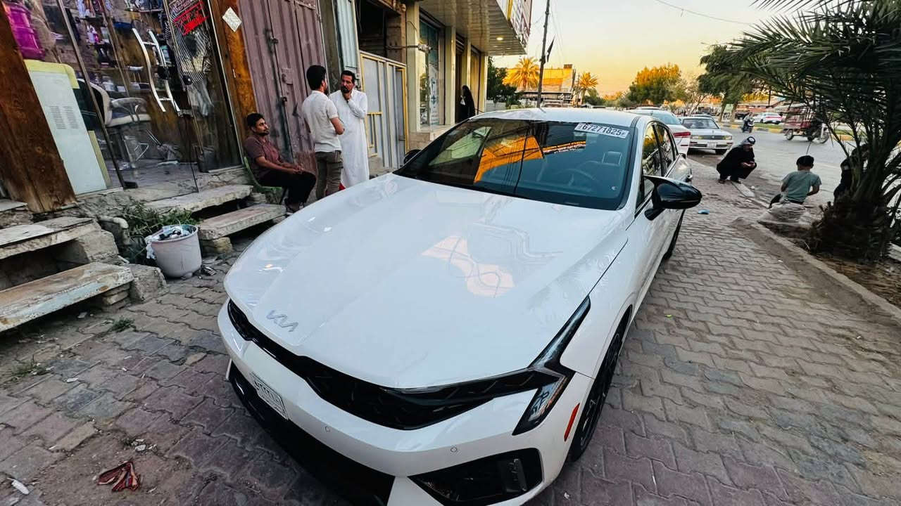 السلام عليكم 🧿
للبيع كيا K5
 الفئة جيتي لاين
الموديل /2025
رقم كربلاء 
*صور الحادث موجوده بالصور
1 حجم المحرك 4 سلندر 2500 
2 كامره +رادارخلفي+رادار امامي+ رادار جانبي مانع اجتياز  
3 بصمه ابواب وتشغيل عن بعد 
4زنون عالي وناصي
5مقاعد جلد اصلي اسود مختوم جيتي 
6مقاعد الامامي كهرباء 
7هاند بريك بصمه 
8تحديد مسار 
9شاشا كبيره مع كامره دواره
10 ستيرن رياضي D شعار GT LINE
11 مثبت سرعه
12شحن واير لست
13اشاير بل مري 
14نضام قياده ايكو + سبورت + سمارت + نورمال 
وباقي المواصفات المعروفه في فئة جيتي لاين 
مكان السياره كربلاء غير متواجد ع الفيس
   رقم الموبايل ***********
