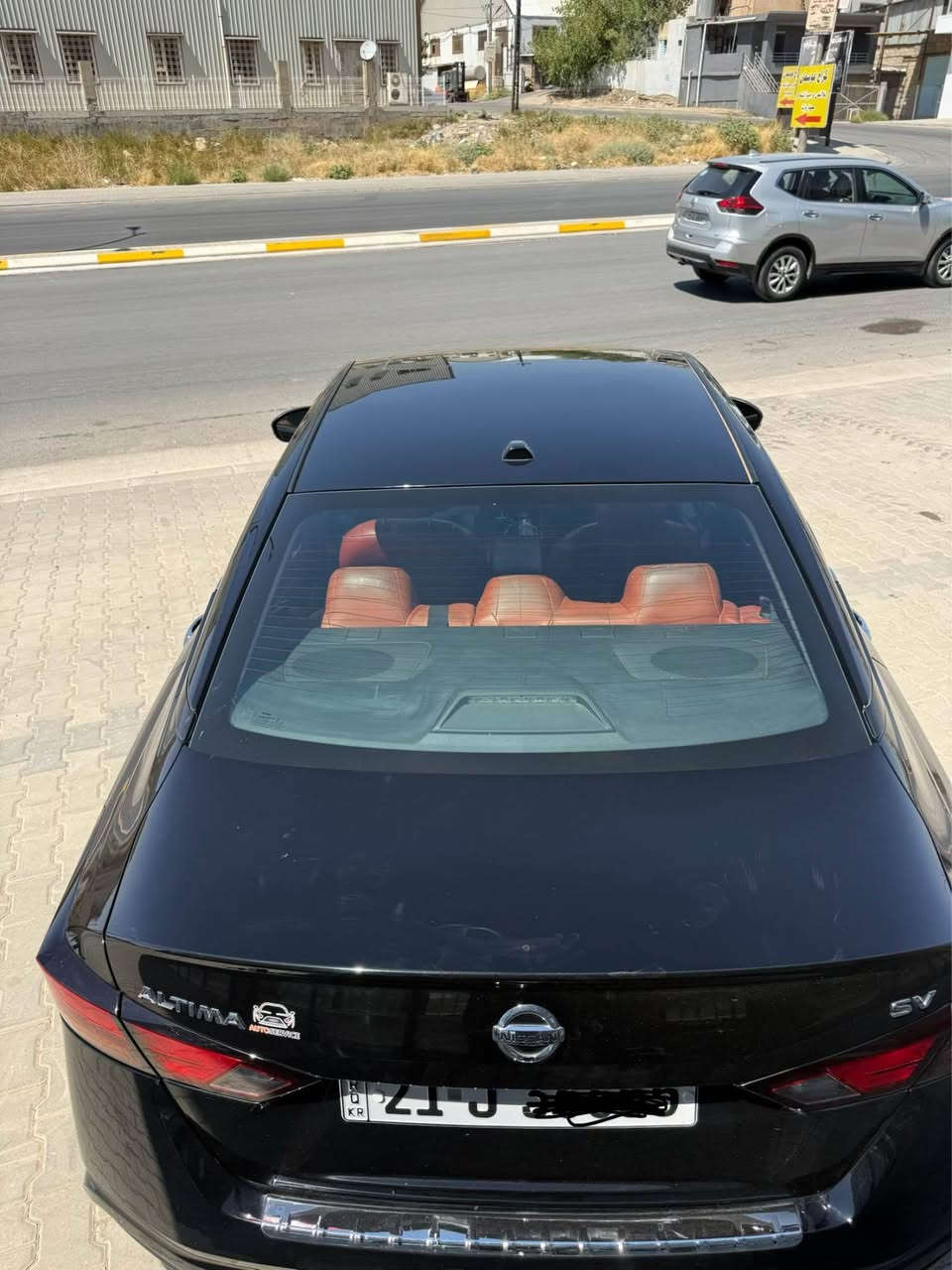 نیسان اڵتیما ٢٠٢٢
مواسەفات SV+
ناو قەیسی 
تەنها ئارباگی سوکان تەقیوە و بیلادی دانراوەتەوە 
تەنها بۆنیتی بۆیاخە 
سەنەوی تا ٢٠٢٨ تازەیە 
١٤٠ گەڵا و معامەلەیەکی زۆر کەم
***********
*********** السليمانية, العراق
