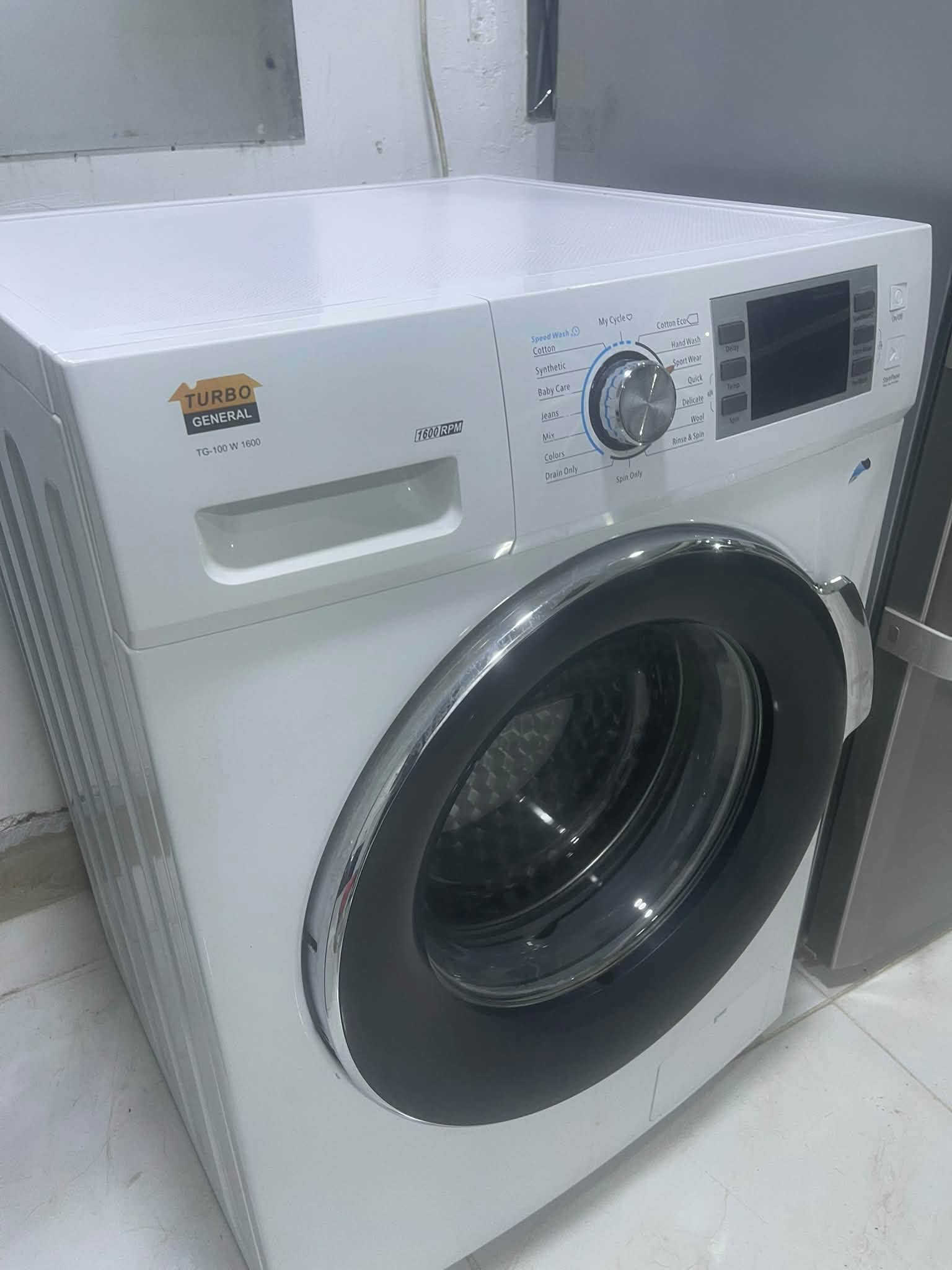 طباخ جديد كلش الفرن مامستعمل ابدخمسه  عين لونه كلش حلو
السعر ١٤٥ الف وبي مجال بسيط

 غساله اوتو ٩كيلو  حار بارد هيتر  كلش نضيفه شغاله بشرط الضمان

السعر ١٧٥ الف وبيه مجال بسيط 

المكان سليمانيه رابه رين

 التوصيل داخل سليمانيه مجانية

***********/06824821683
