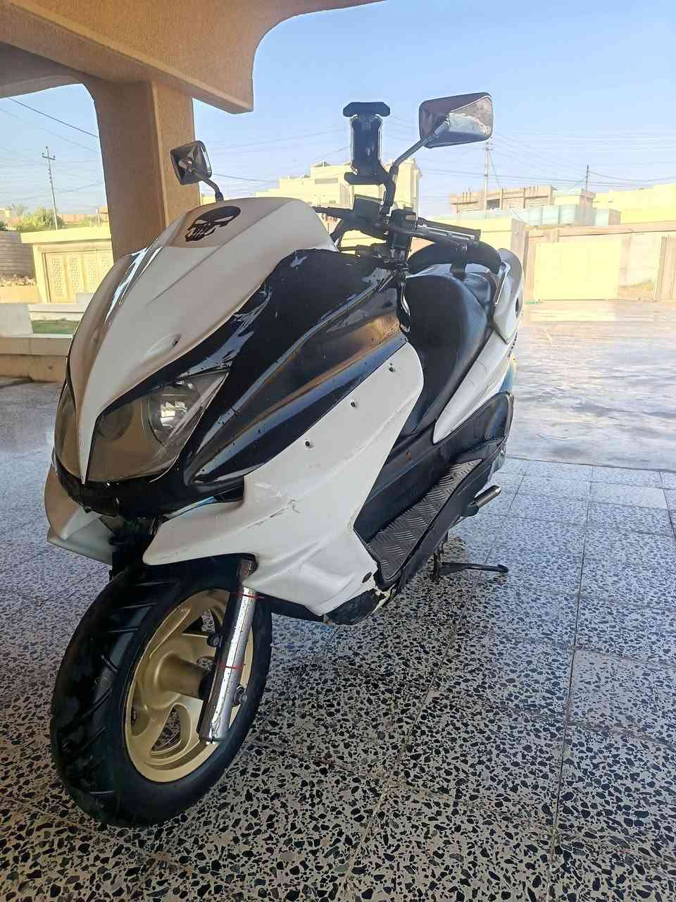 السلام عليكم
دراجة ماجستا دبل رون شرط محرك ما مفتوح حجم المحرك 250 تبريد مي يعني راديتر 
مكاني الشرقاط
السعر700 وبي مجال 
للأستفسار: ***********
