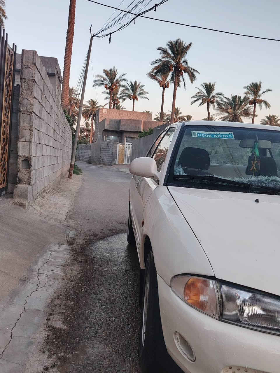 سلام عليكم
بروتون 2004 
لون ابيض رقم شمالي دولي بسمي 
سياره مكفوله بيه طخه بالجامرلغ الامامي الايمن بخشم الجامرلغ 
باقي كفاله سعرها ٥٤ بيه مجال 
صلاح الدين بلد او ضلوعيه 

***********
