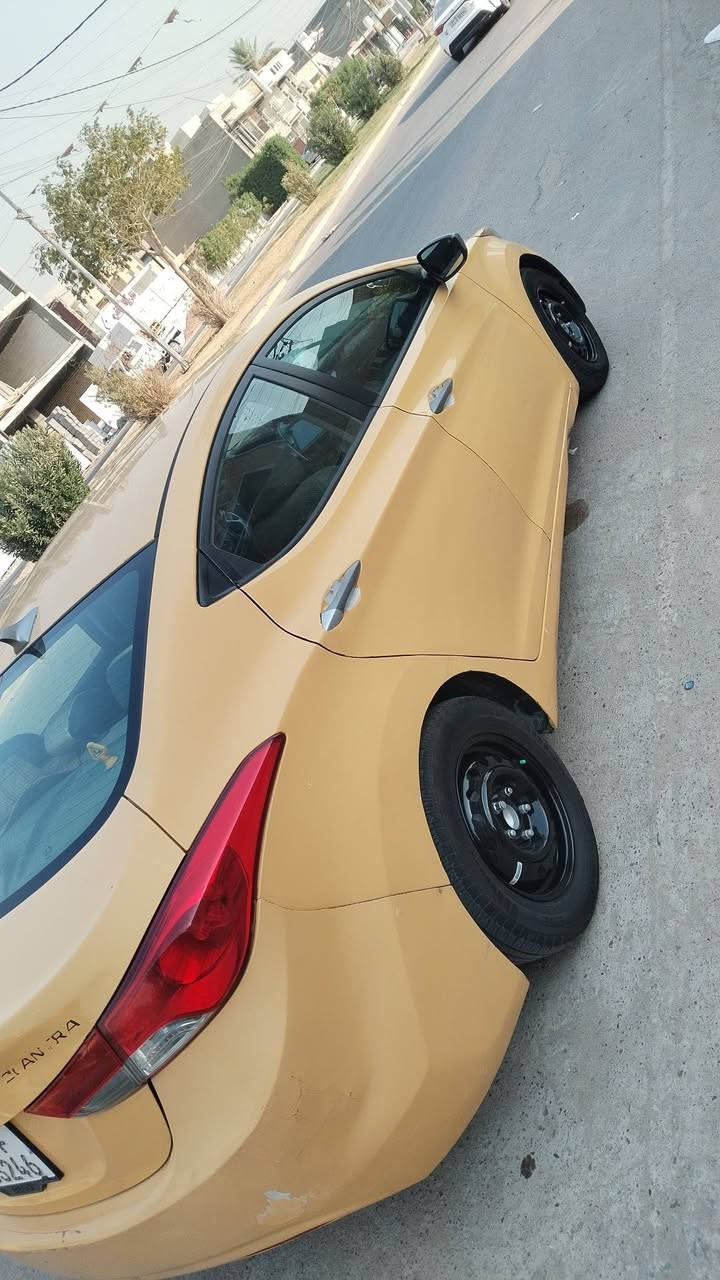 السلام عليكم للبيع او مراوس ب كيا فحل   ، النترا 2013 حادثها باب السايق بدون دواخل كيرومكينه كفاله تبريد ثلج بيها منضومه غاز  دوشمه سفاري تخم تاير وتخم ويل مصفره غرامات او هيئه السياره خير من الله  رقمها بغداد باسمي مكاني بغداد الغزاليه  سعرها ب   90   الهاتف ***********
