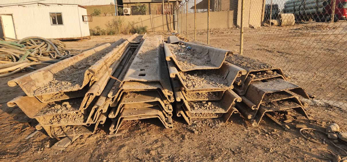 السلام عليكم موجود حديد شيت بايل مستخدم مره وحده كميه تقريبا ٤٨قطعه طول ٦م بابل طريق حله دوانيه قرب شركة الرنا هاتف ***********
