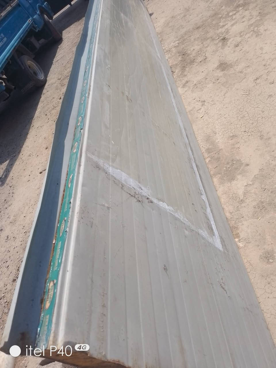 سندويش للبيع 3 قطع طول 4 ونص 
و2 طول 6 متر و3 طول 3 متر 
شيلمانه زاد شخاط شباك 
بغداد تقاطع النهروان 
***********

نص مكتوب في الصور:
- itel P40 4G
- el P40 4G