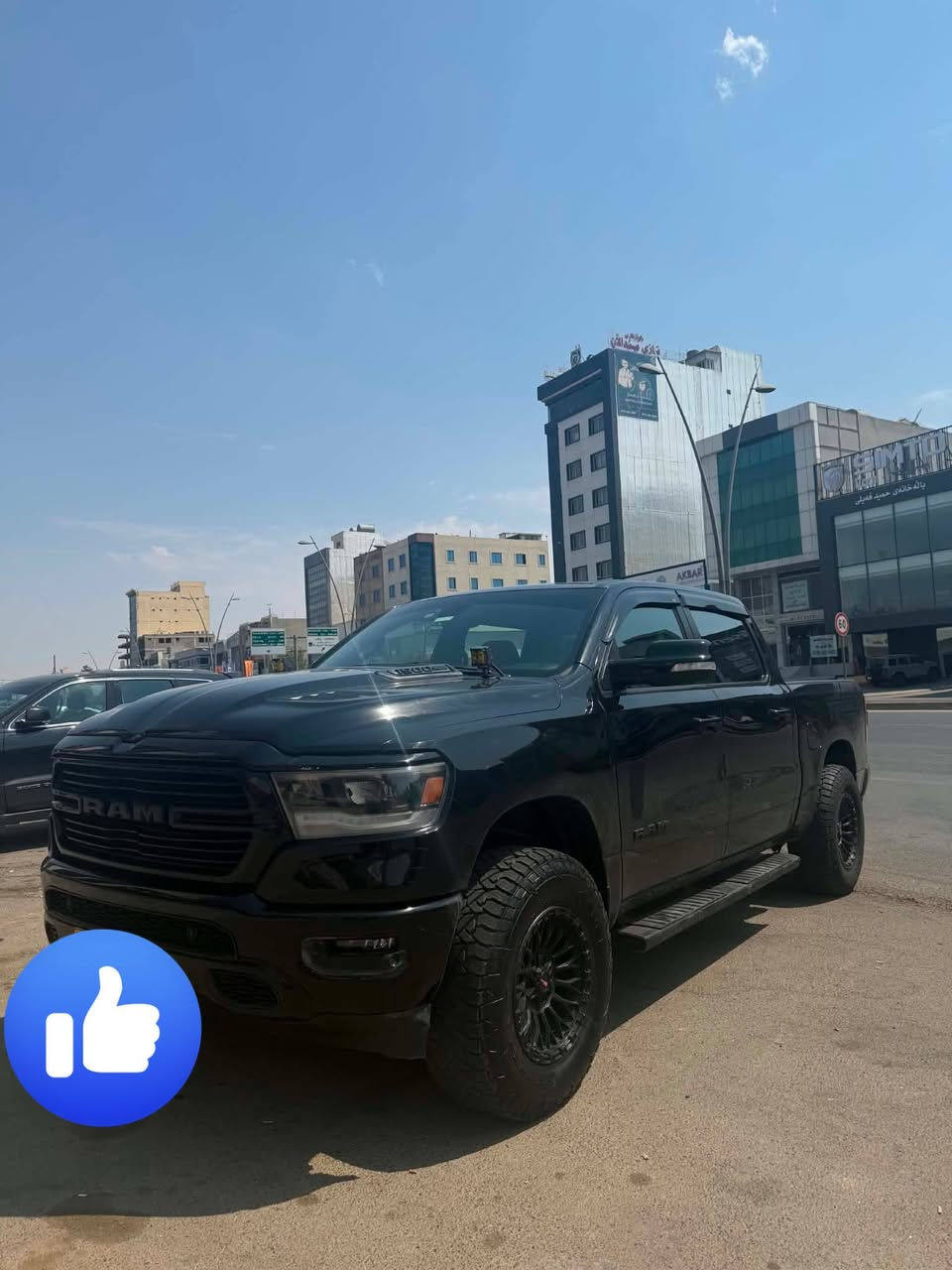 السلام عليكم سياره دوج رام موديل 20 بك هورن باب طويل بدي قصير الفئه المرغوبه . رقم اربيل حادثها جاملغ امامي وجاملغ خلفي من امريكا ماشيه 87 الف السياره بصمه تشغيل عن بعد  منظومه غاز 100لتر تخم تاير جبلي جديد سياره جديده واي نقص مابيه لايت لد امامي خلفي كشن كهرباء تدفئه كشن جامه خلفيه سلايت ..محرك 5700.سعرها 247 وبيه مجال  بيع فقط  .للشراي للاتصال ***********.   .*********** واتس مكانها بغداد سريع حي العامل
