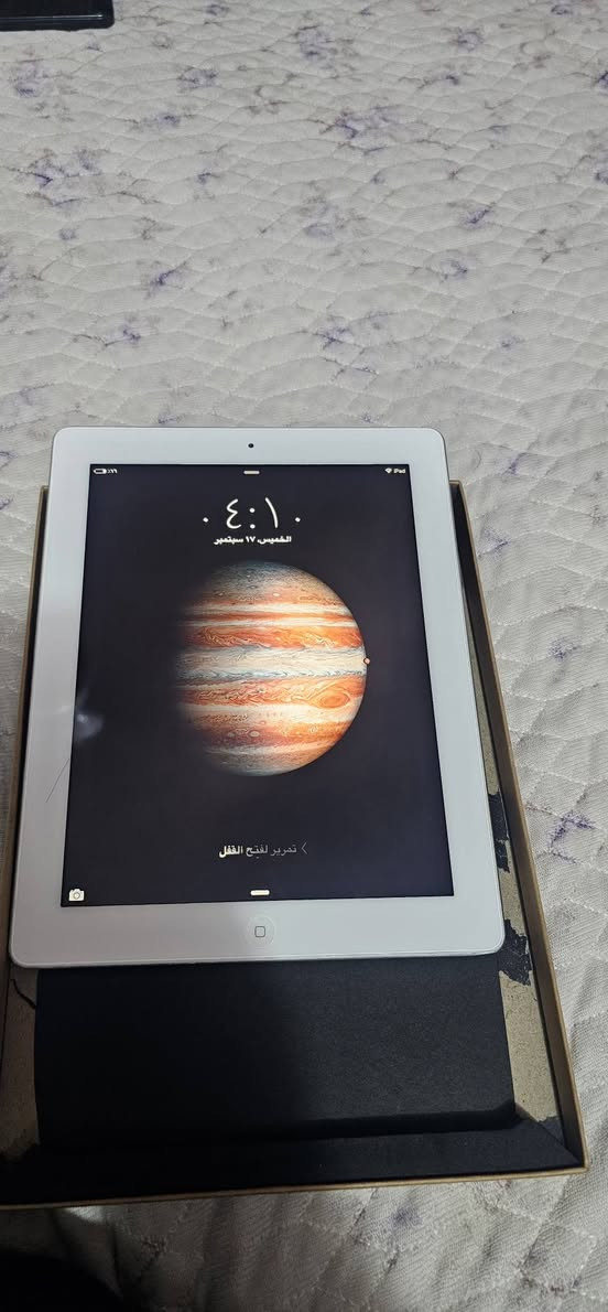 جهاز كلاسيكي وأنيق مناسب للتصفح، الدراسة، أو اقتناء القطع المميزة.
المواصفات الرئيسية:
 * الشاشة: 9.7 بوصة إضاءة LED وضوح ممتاّز.
 * المعالج: Apple A4 سريع واقتصادي في الطاقة.
 * الكاميرات: كاميرا أمامية وخلفية للتصوير والتواصل.
 * البطارية: تدوم حتى 10 ساعات عمل.
 * النظام: تطبيقات أساسية مدمجة جاهزة للاستخدام.
💰 السعر: 60 ألف (وبيه مجال للطيبين)
📌 للتواصل والاستفسار: 
*********** المكان كربلاء الحسينية الطف

