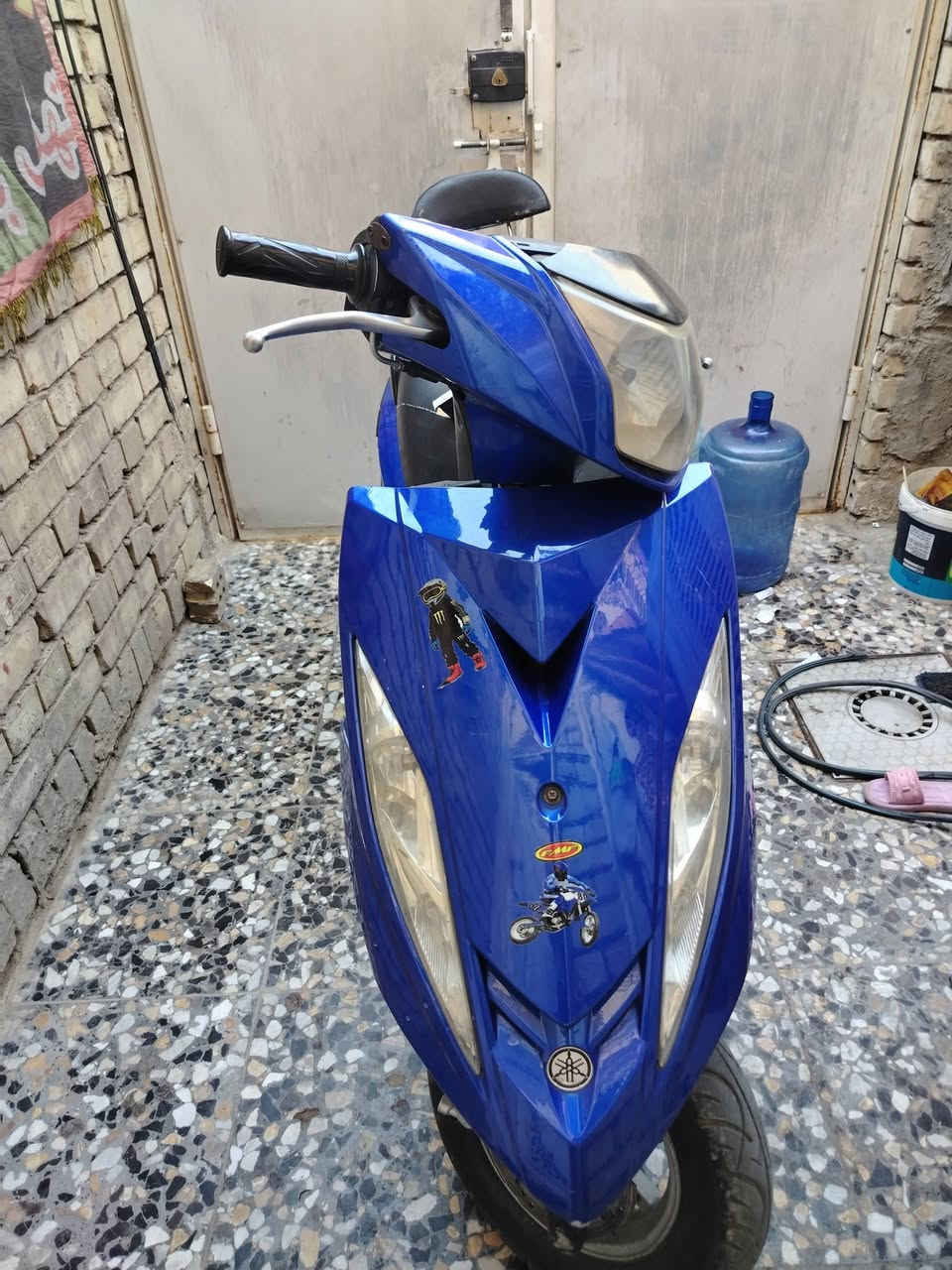 سلام عليكم GTR بلاديه للبيع دراجه مكفوله نقصها طلاعات واشاير 700 وبيها مجال بسيط مكاني بغداد مدينه الصدر ***********
