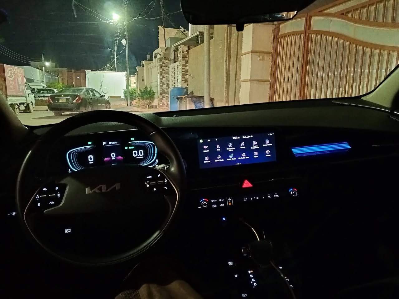 كيا نيرو هايبرد 2024 
ضرر خفيف جدا تبديل الدعامية الامامية فقط 
رقم فحص بإسمي . بيع مستعجل جوه السوگ بدون مراوس 
ماشية 52 الف ميل . سيارة متكاملة من كل شي 
عرض السعر لمدة محدودة  لمدة اسبوع فقط 
سعر البيع 148 ورقة . مكانها سامراء 
واتساب او اتصال : ***********
