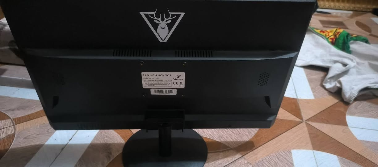 شاشة استعمال قليل جدا سعر 85 بيها مجال بسيط للشراية
شاشة كيمنك من شركة Vector 
ترهم ال كل شي للكامرات 
للحاسبة او شاشة اضافية لللابتوب  او للكاشير معلموات كما في الصور خالية من اي اعطال شاحنتها و كيبل HDMI موجودات بل كرتون مالها 
تواصل الاتصال عل *********** وبي وتساب
