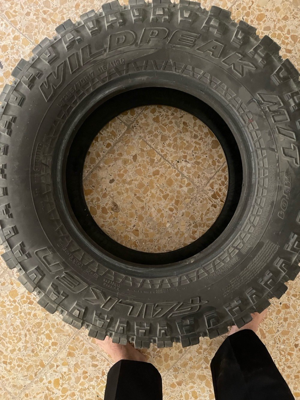 تخم تاير جديد شركه فالكون  
قاسً LT285/70R17 116/113Q