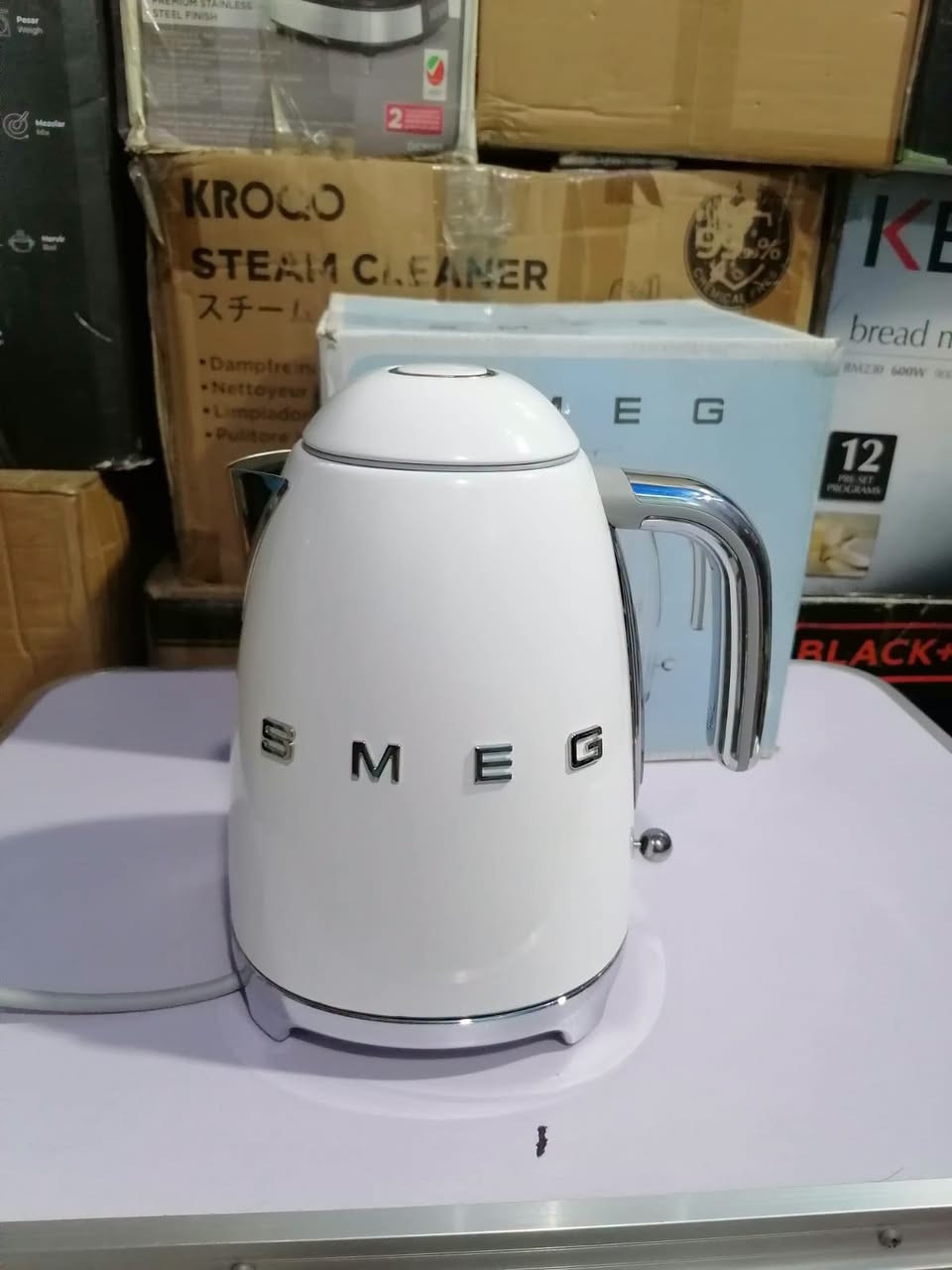 غلاية SMEG • ١٫٧ لتر • ريترو