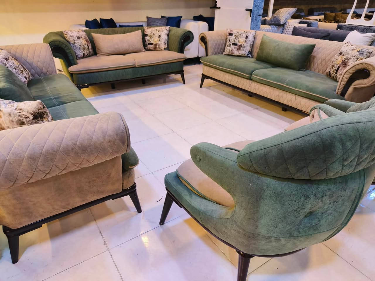 موبليات لا ماسو 🛋️
تخم تركي مستخدم 10 نفرات ماركة نضيف كلش بدون اي عيب 

السعر  :550$

يتوفر توصيل 🚚 الى جميع محافظات العراق

للحجز الفوري راسلنا واتساب☎️:***********  

📍العنوان اربيل سايدين المنارة مقابل سوق اللنكة الجديد مقابل عمارة F

⏰ يومياً من 10 صباحاً لـ 11 ليلاً

