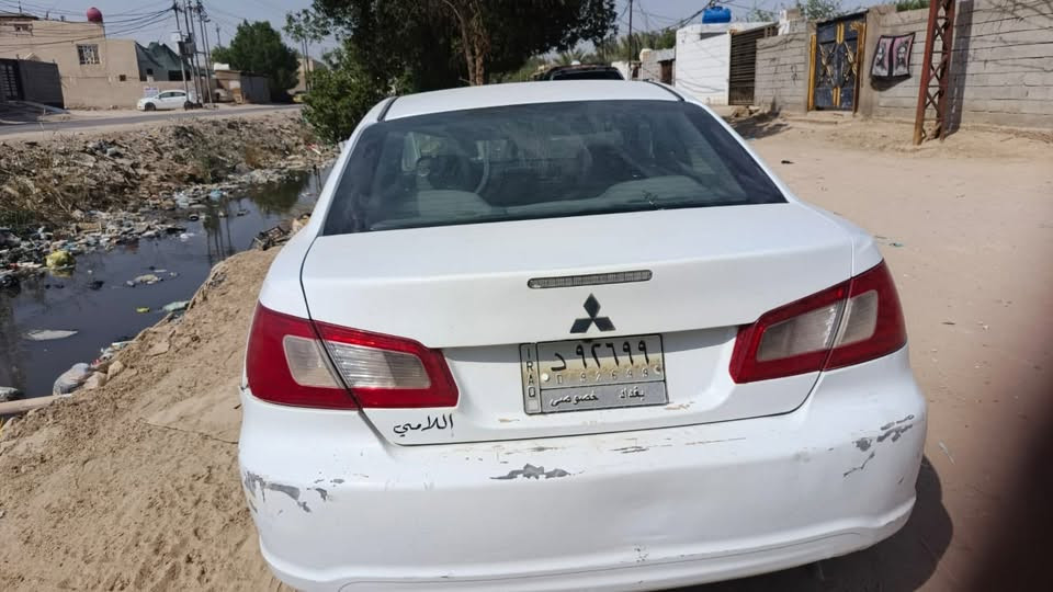 السلام عليكم كلنت ٢٠١١ بسم طريق الاقواس
السياره ما اذب عليه دينار كير محرك تبريد شرط ثلج 
حداديه تخم تاير كله جديد بدون حادث بيه باردات بس 
السعر ٥٣ بيه مجال 
***********
