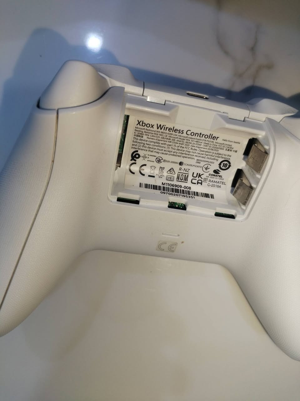 Xbox Series S | للبيع 🔥
✨ جهاز نظيف جداً واستعمال قليل
🔒 لوك ستيكر — غير مفتوح🚨 
📦 كارتونة الجهاز موجودة
🎮 جميع الملحقات أصلية وكاملة
ويا شتراك 15 يوم مجاني  ويا جهاز تبريد وبطاريات عدد 2
💰 السعر: 400 وبي مجال 
مكان ديالى 
رقم ***********
