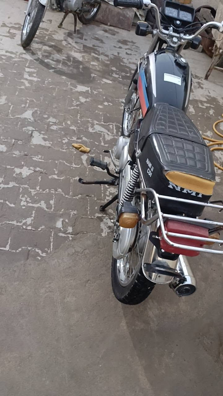 للبيع دراجه موديل 2020 وكيله ابن هوشه رقم للتواصل ***********
