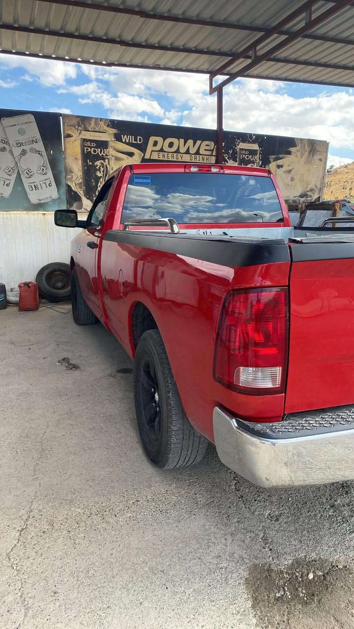 dodge ram classic 
دوج رام كلاسيك موديل 2019 محرك 6 بستن 
گه له ك پاكه گيرو مه كينه كهرباي هه مي شرت بي مسرفه سياره جديد  15 ورقه غرامه سه ر دي سعري اينن خار مشته ريبي تلفوني بكه  سعر 115 وه رقه 
رقم تلفون *********** زاخو, دهوك
