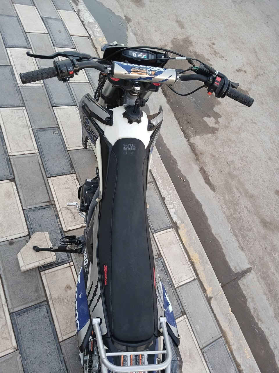 سلام عليكم قفاز crx جديده كامله مكمله صارلها سبوع نزلتها رمبه كامله من شلعه ومعدل محرك 300c مكاني بغداد الغزاليه . ***********
