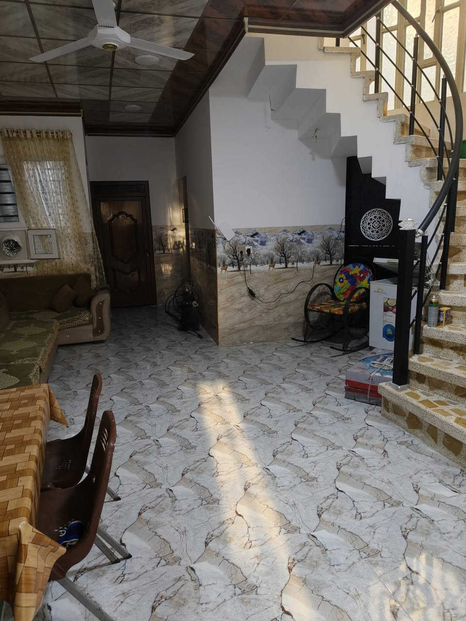 بيت للبيع جميعة المولدات المساحة ١٤٠  الواجهة ٧ ونص طابق ونص اتجاه قبله بناء ٢٠٢١ صحيات في الطابقين سعره مناسب للاستفسار مراجعة مكتب الشيخ أحمد في حي الفلاح الثانية مدخل بانزيخانة المنهل قرب جامع الكوثر ***********ابومروان
