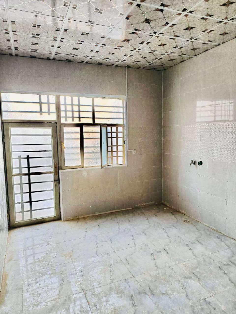 السلام عليكم
دار 137متر للبيع الاساس صب بناء طابوق نهروان السقف صب 

يحتوي على غرفتين وصاله ومطبخ واستقبال وحمام داخلي وخارجي

العنوان: النجف الاشرف /شارع علكم الشبلي من جه شارع المطار القديم ثاني بيت عن الشارع

السعر (47)مليون وبي مجال

للاستفسار مكتب المهندس ***********

***********
