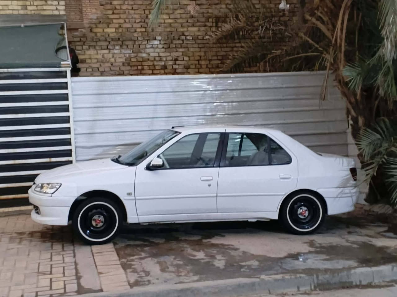 من رخصة الادمن المحترم بيجو2001 306للبيع كيرمكينه بالجيس. تخم تاير جديد تبريد ثلج🥶 لايت زنون رقم نكليزي بسمي تحويل ثاني يوم السعر40وبيهه مجال للستفسار***********
