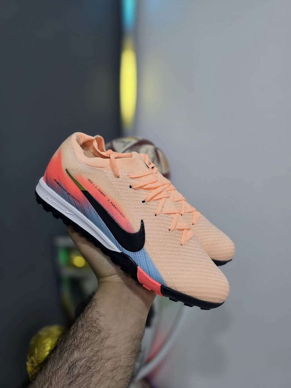 🔥 AIR ZOOM | 🔥
الفخامة تبدأ من التفاصيل 👑

حذاء AIR ZOOM ربع جاروب بتصميم أنيق وفخم،

🇻🇳 صناعة فيتنامية بجودة مميزة

🧵 خياط داخلي لمظهر مرتب ولمسة راقية

📏 القياسات المتوفرة: 40 | 41 | 42 | 43 | 44

لا تفوّت الفخامة… اختار مقاسك وخليك مميز 🔥

📞 للتواصل والطلب:

تجهيزات الحمداني

***********

تجهيزات رياضية
