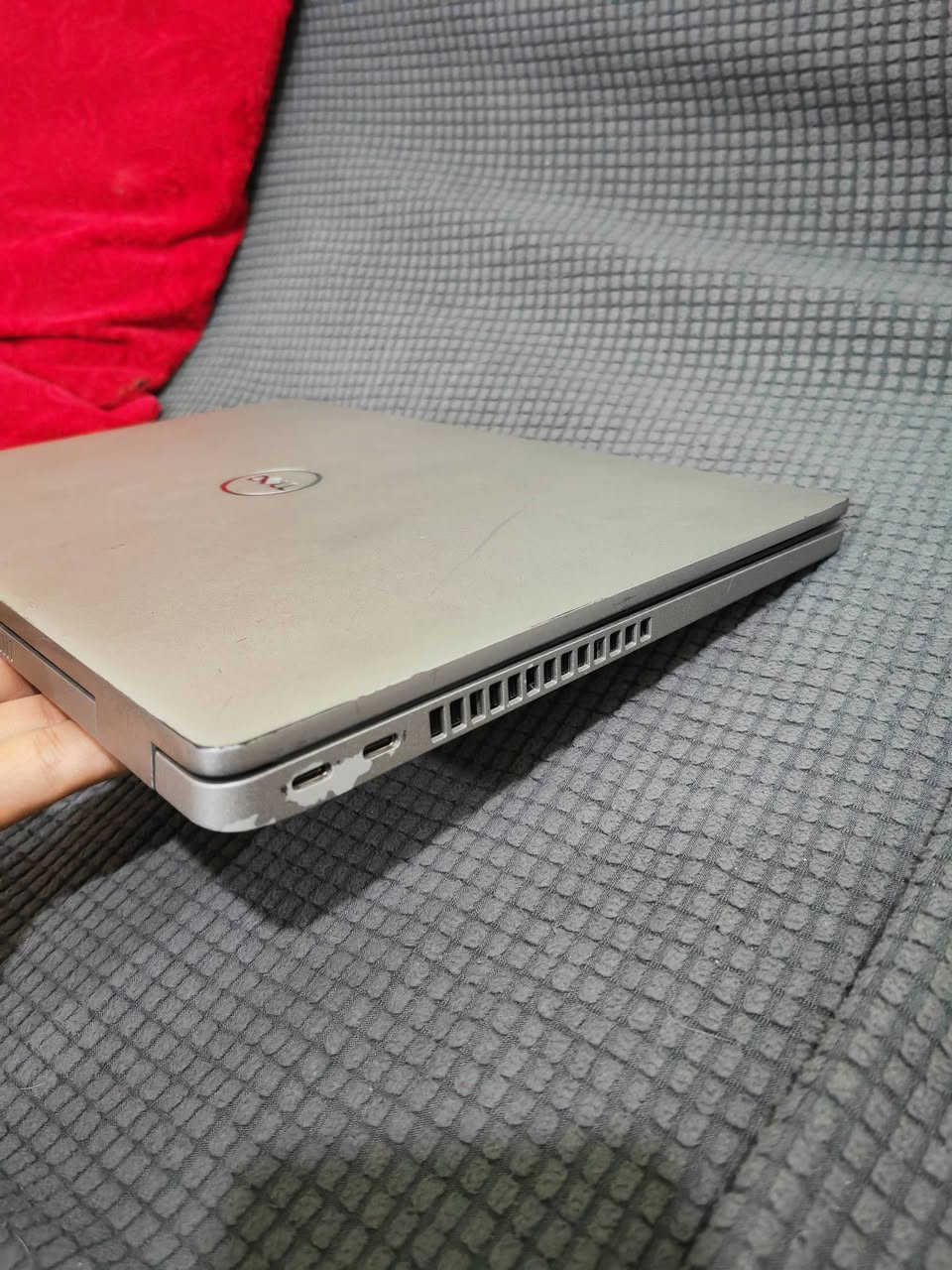 السلام عليكم
لابتوب للبيع

Dell من نوع

المواصفات:

-معالج Intel Core i5-1145G7 (الجيل 11)

-رام 16GB DDR4

-الذاكرة SSD NVMe 512GB

-شاشة 14 بوصة FHD Touch مضادة للانعكاس "تدعم اللمس "

-ويندوز جيل Windows 11

الكيبورد يحتوي على اضائه ب2 مستويات 

منافذ:

-2× USB-C Thunderbolt 4 (شحن ونقل بيانات)

-2× USB 3.2

-HDMI

-LAN

-قارئ microSD

-منفذ سماعة 3.5mm

ويدعم التعرف على الوجه

تفيد طلاب الهندسة تتحمل انواع البرامج الهندسية بكل سلاسه "تجربتي الشخصيه"

السعر: 450 وبيها مجال للشراي + اكو توصيل جميع المحافظات 

للاستفسار اتصل او واتساب راسلني غير متواجد على فيسبوك

📞 ***********
