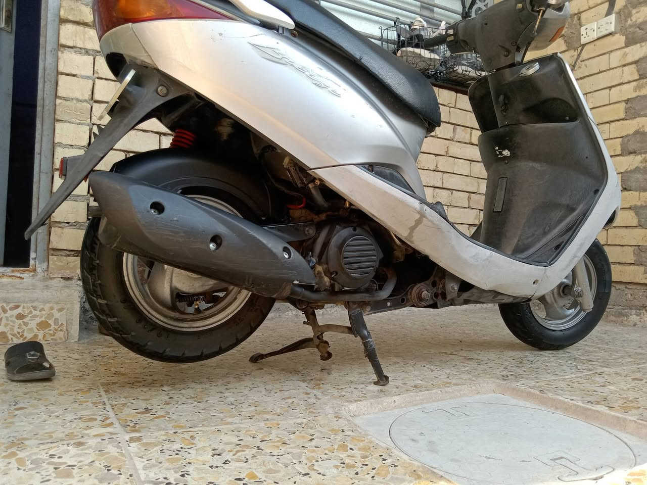 دراجه بريز اراوس بيرانيه نضيفه وقريب ع المعامل بغداد ***********
