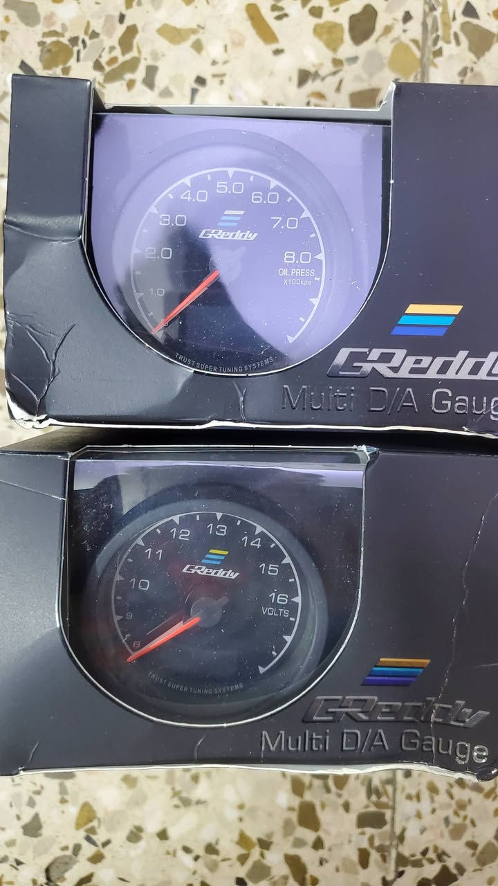 توفرت من جديد وجبه كيجات RPM.درجه حراره مع الحساس  .ضغط دهن مع الحساس .فاكيوم مع الحساس .وفولتيه تخم كامل مكون من 5 كيجات
