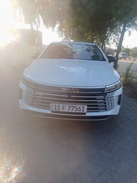بي وايدي 2025 حساسات  كير ماوس  مقاعد جلد  شاشة كبيرة مواصفات المعروفه...