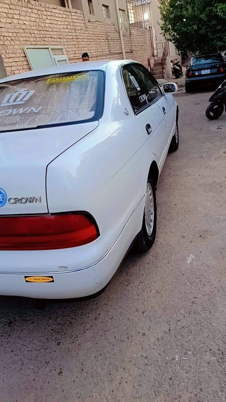 سلام عليكم 1992 متصل رقم بغداد نكليزي بسمي سنويه 27
محرك بطه 2500 بيها خيط بخار بدون تنقيص  مكفول كير مكينه صدر تايرات دواخل سياره حلوه..
كهرباء فول ...

مكفوله من كص و ضربه مصبوغه فقط جماليه..
 م

بيع او مراوس بسيارة 7 راكب..

مكاني ديالى بعقوبه بهرز حي شرطه....

السعر 65 بيها مجال حك جيه

