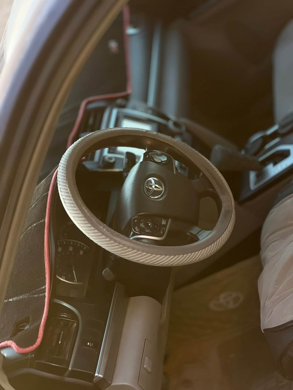 TOYOTA CAMRY- SE 2014  وارد
المحرك 4 سلندر 2500
اللون چويتي
شاشة
التبريد فول
مثبت سرعة
كامره خلفيه 
المقاعد بتحكم كهربائي
ايرباك سليم (ضربة بسيطه ب الدعامية) 
اي شي ما مبدل
صبغ حزام بسبب الشخوط فقط 
الدواخل نظافة فول 
السيارة ب أسمي 
.
العنوان: محافظة المثنى ( السماوة )
الهاتف: ***********
السعر: 105 وبي مجال بسيط
