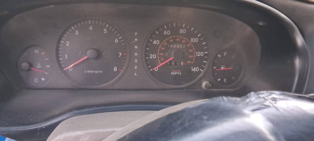 السلام عليكم هوندا سوناتا ٢٠٠١
اربعه سلندر 2400 مسكر 
اوتماتيك 
لون نيلي جويتي رقم بغداد انكليزي تحويل ثاني يوم سنوية لل ٣٠
مكينه كير مامفتوحات عله وضع الشركه 
كهربائياتها كله شغاله تبريد نقص بس غاز صدر امامي خلفي كله جديد 
مازدات لايت امامي جدد شاديلها منضومه زنون عالي ناصي 
دواخل جديده كشنات جلد مغلف نايلون 
شاشه حجم جبير
رقم ***********
