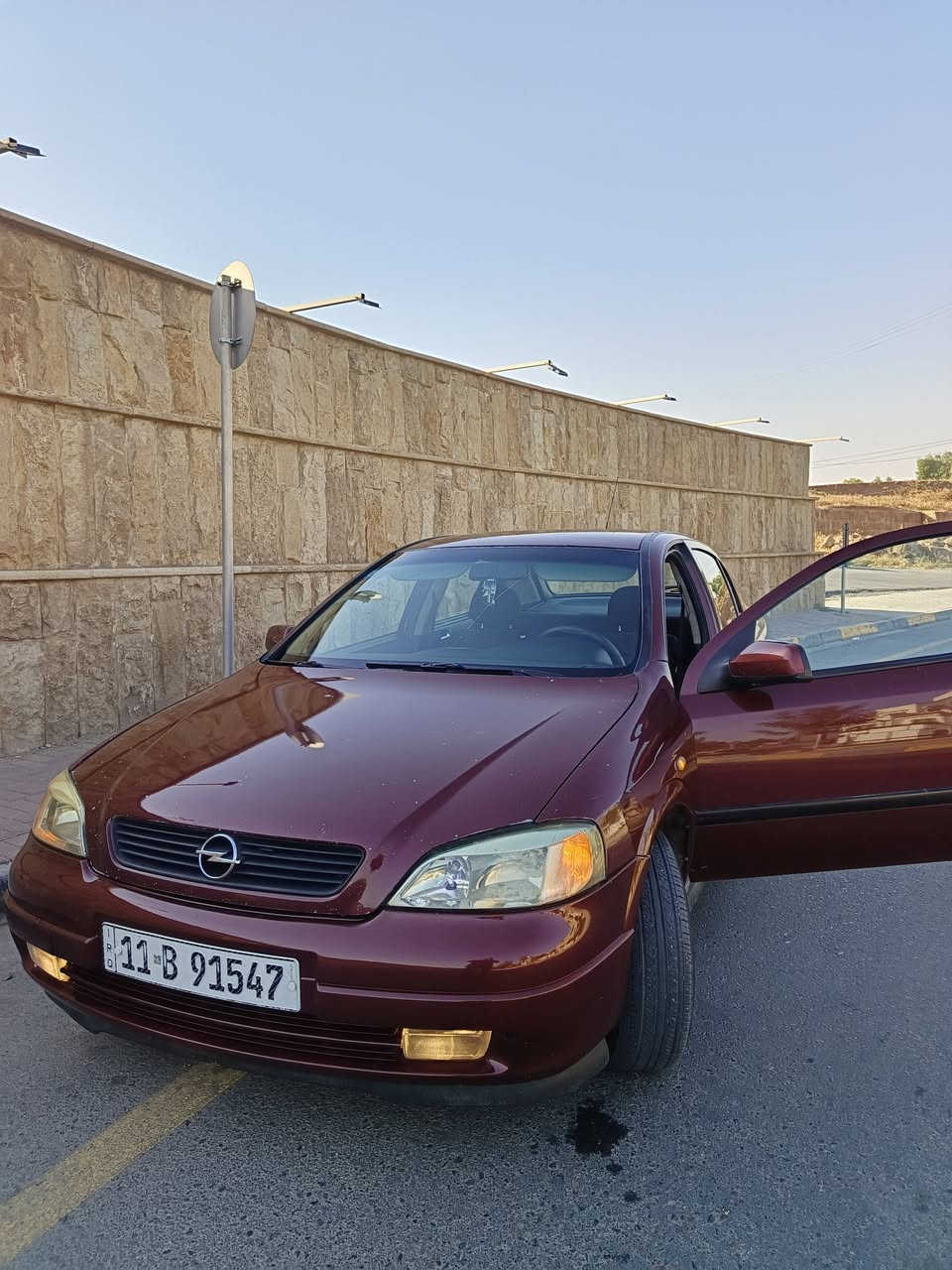 استرا 2002
تبريد /كير عادي /جامات امامية كهرب 
صيغ عام بدون ضربة او خياس او معجون 
السيارة ب اسمي 
السعر 53 
***********
