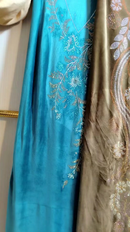 ملابس