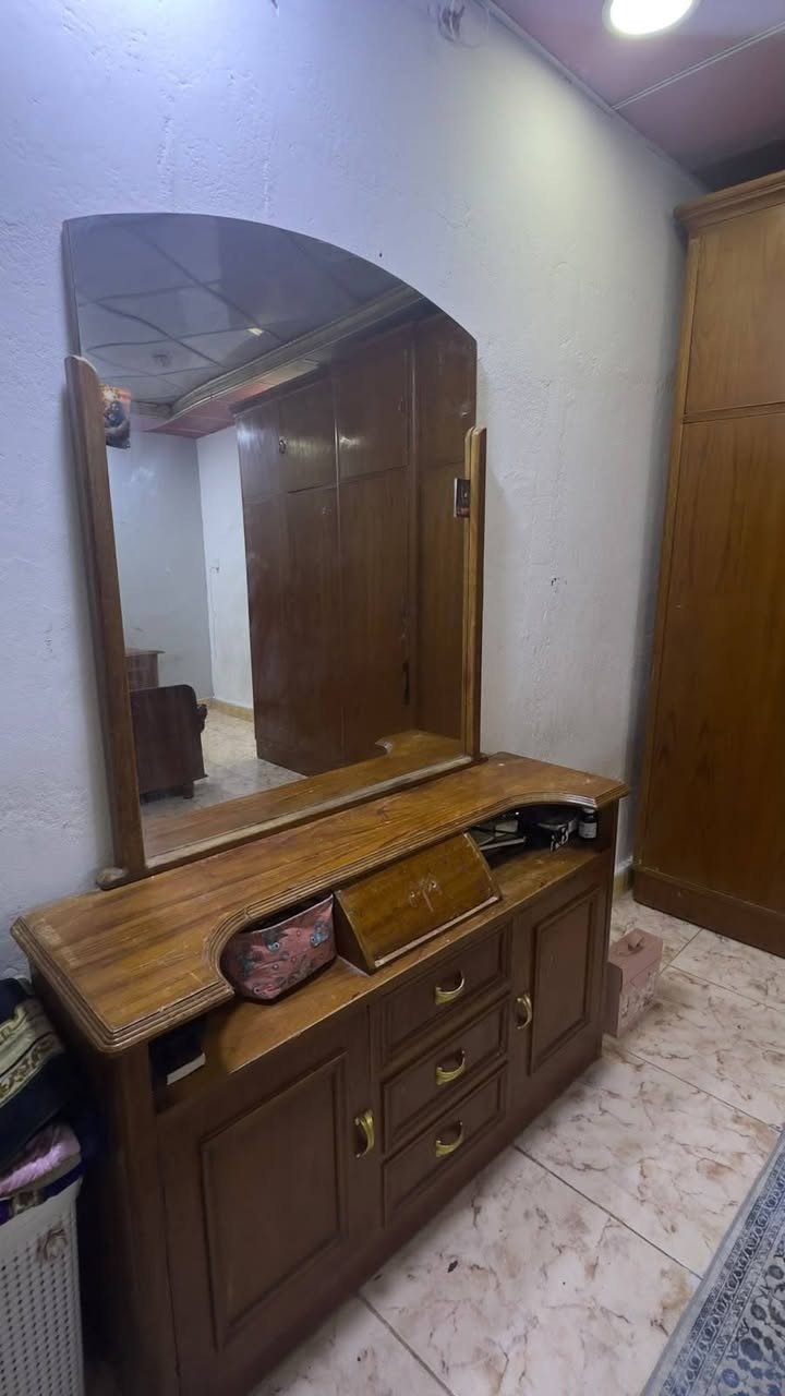 السلام عليكم غرفه نوم للبيع
نوع خشب صاج نجاره 
السعر قيم بل يرضي الله 
واذا ماعجبك المنشور عبره ولاتعلق خابرني وبخدمتك انا 
***********
عنواني البصره حي الجامعة

