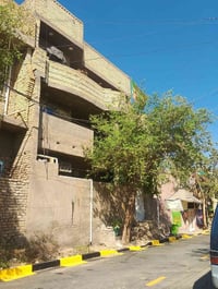 ١٠٠م • واجهة ١٠م • ٧ غرف نوم