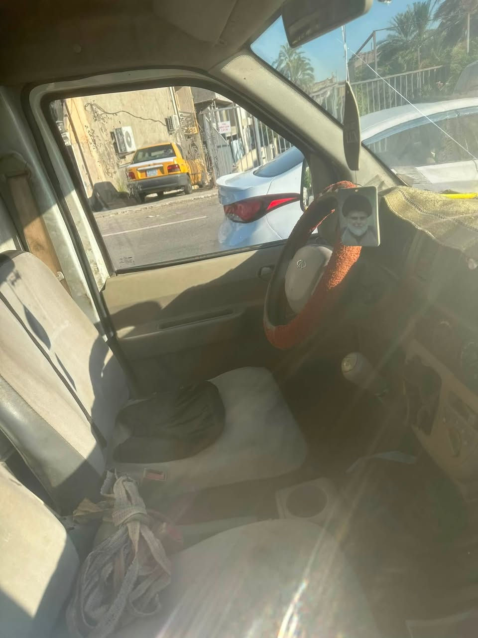 السلام عليكم
شيري حمل للبيع 
موديل ٢٠١١
سيارة مكفولة كفالة عامة 
كير  مكينة اكسل شاصي عدا التبريد
كشر نظيف لا ضربة لا صبغ 
تخم تاير جديد 
درع امامي سل ستيل ما مشدود 
السعر ٣٨ وبيها مجال بسيط
***********
