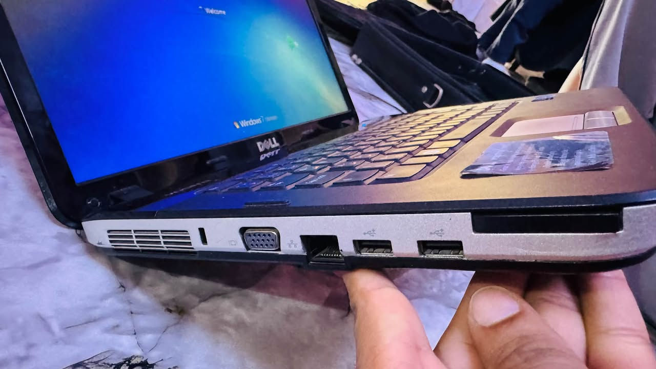 لابتوب Dell Vostro 1015  نظيف للبيع 150 وبي مجال بسيط
شاحنه + بطاريه جدد 
جنطتة وياه 
للاستفسار *********** 
البصرة / الهوير 
يوجد توصيل جميع المحافظات
