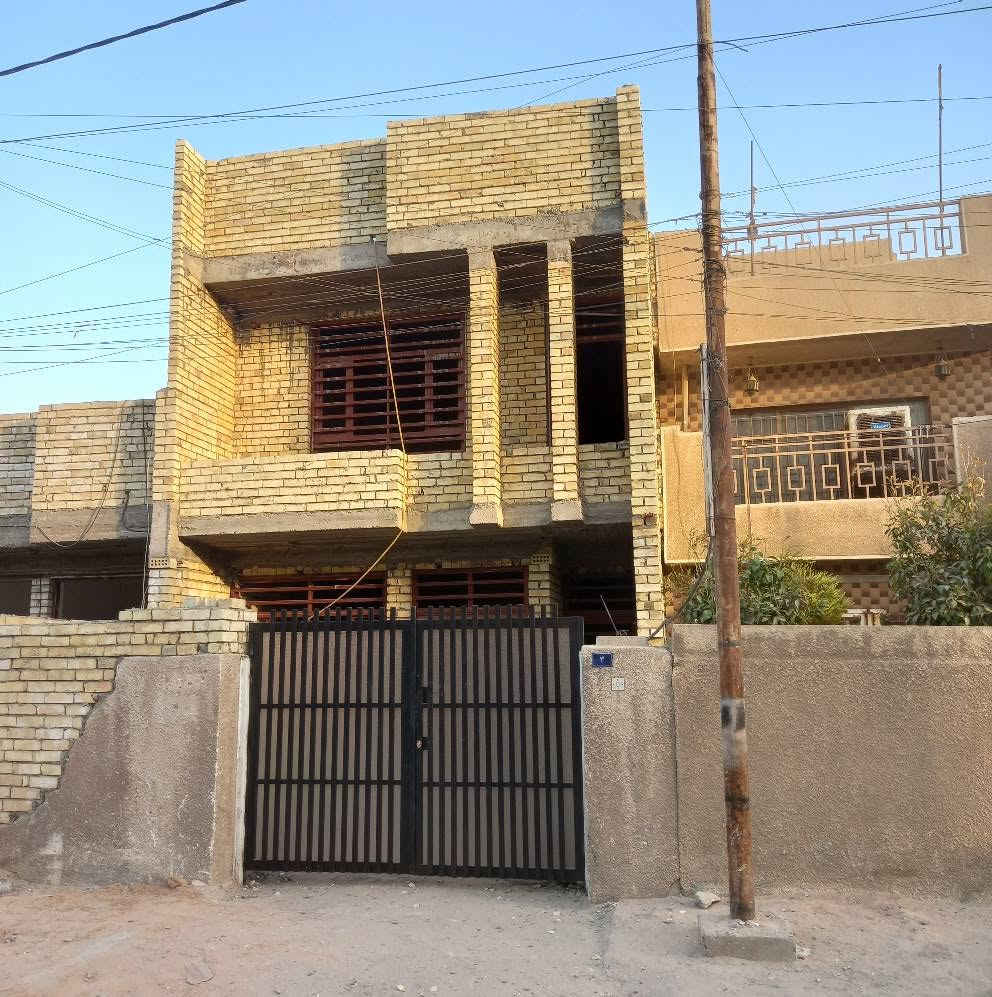 هيكل  150متر
صب كونكريت مسلح طابو صرف سكني طابقين 
يحوي على 
الطابق الارضي صاله و هول ومطبخ مفتوح نظام تركي  وحمام كبير وغرفه نوم ومنور على طول الدار 
الطابق الثاني ثلاث غرف نوم كبيره وحمام كبير 
السعر205مليون بي مجال للجاد علما ان معامله التحويل كامله من الامانه واصله للضريبه
 وابي الماء موجود وبورد وميزانيه الكهرباء  والمجاري 
تاسيسات  للدات وللكاميرات والسبالت  
الموقع الدوره  نهايه شارع الميكانيك  جنب منطقه الرواد وروضه الاقمار للإستفسار وارسال الفديوات واتساب *********** مهندس حسين صاحب الدار  بدون دلاليه 
علما الشارع عريض ومنطقه جيده وهادي جدا  قريبه على المدارس والروضة بغداد, العراق
