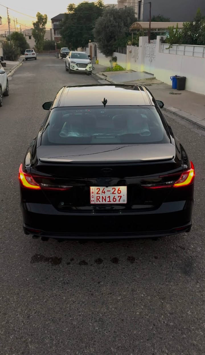 ♻️ تويوتا كامري se   2025 ♻️black
‏♻️ Toyota Camre   HEV 2025 ♻️هايبرد

 🌈لون السياره :(اسود 🖤)

❤️سياره جديده مال جنايه بدون اي مصرف

🚘عداد المسافه:29,000 km

🚘 بلد المنشأ : امريكي 🇺🇸

🚘 سعة المحرك 2,5L هایبرد

🚘 مقاعد جلد لون رصاصي

🚘شاحن موبايل اصلي (وايرلس)

🚘رادارات جانبيه وخلفيه واماميه

🚘 مقعد السائق تحكم كهربائيه

🚘 لد امامي ليلي ونهاري

🚘 لايت زينون LED + بك لايت LED

🚘  اشاره مرايه 

🚘 مفتاح التشغيل بصمة + دخول ذكي +صندوك بصمه

🚘 شاشة + كاميرا دوارة اصلية

🚘 أوضاع القيادة  Drive Mode

🚘 حساسات ضغط اطارات

🚘 تبريد شاشة مناخين منفصلين 

🚘 قطعتين تبريد

🚘 هاند بريك كهرباء 

🚘كروس سرعه

🚘‏ Auto Hold  أوتو هولد 🚘

🚘انظمه القياده :سبورت ،نورمال،eco

🏁ملاحظه /ضرر السياره فقط باب خلفي السائق بدون ارباگ

رقم باقي شهر 

عنوان السياره📍.. اربیل

للاستفسار يرجى الاتصال على الرقم الاتي ☎️ 

  ☎️. واتساب ***********

🔴🔴السعر /237$ وبيهة مجال للشراي
