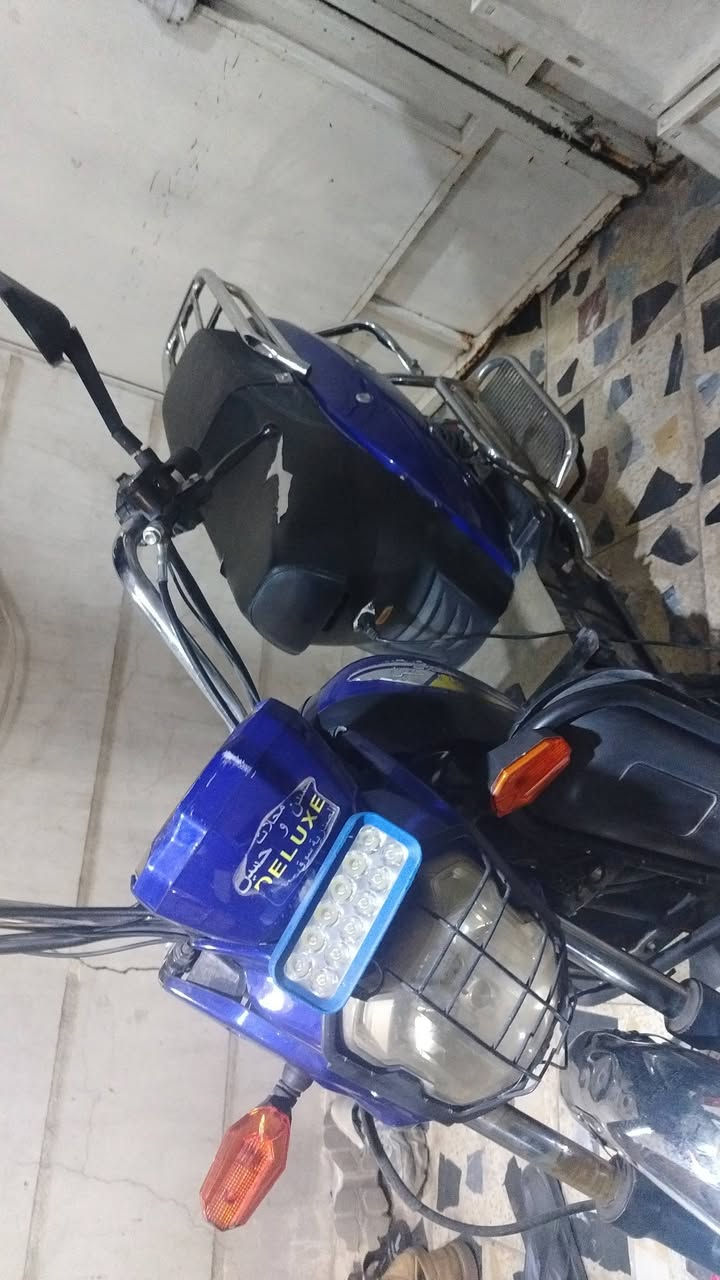 دراجه شحن تروح بيها وتجي نظيفة تفيد للطلاب
مبدل تاير خلفي فقط
بيها 4 سرعات بس ما تنمر عندك ثابته عل 3 يعني تقفل 75 الحقيقي مايعبر ال60 يحتاج تبدل عقل حتى تنمر
الشحنه الوحده تطول عندك مسافة 70 كيلو شاحنتها تجي وياها

العنوان حي اور الشعب

الرقم للتواصل والاستفسار ***********
