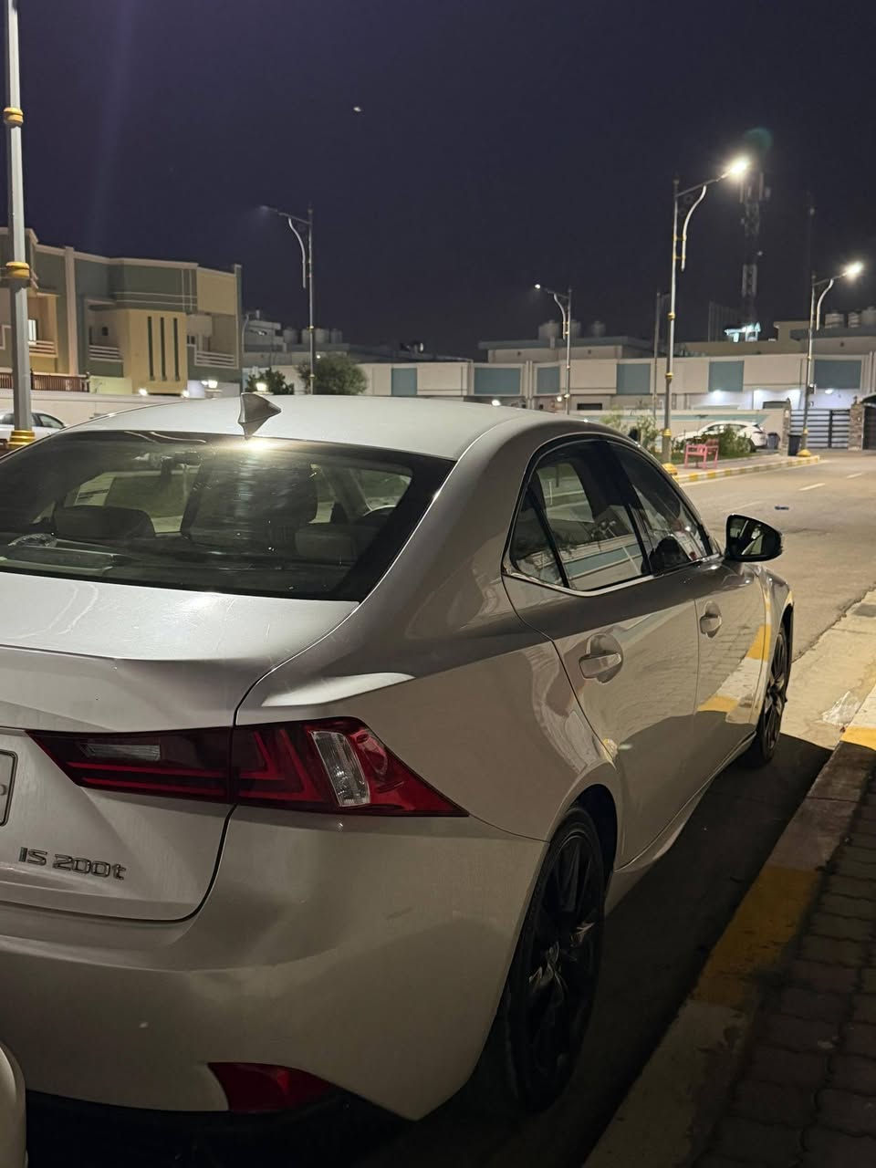 السلام عليكم ورحمة الله وبركاته اخوان 
Lexus is200t 2016 للبيع
المواصفات 
محرك 2000t تيربو 
كير ٨ نمر 
شاشه وكامرة 
كشنات جلد اوف وايت 
بصمه 
فتحة بالقمارة 
دفع خلفي اكسل
 ويل كب ١٧ مع تخم تاير جديد 
السنوية ما ساقطه وشرط التحويل 
السيارة جاهزة كمحرك وكير وبيها صدر امامي جديد 
وحادثها واضح امامكم والصبغ هم واضح بالسونار 
السعر ١٣٢ ورقه وبيها مجال جدا بسيط 
ومكانها كربلاء للاستفسار الاتصال 
***********
والسعر ١٣٢ ورقة وبيها مجال جدا بسيط
