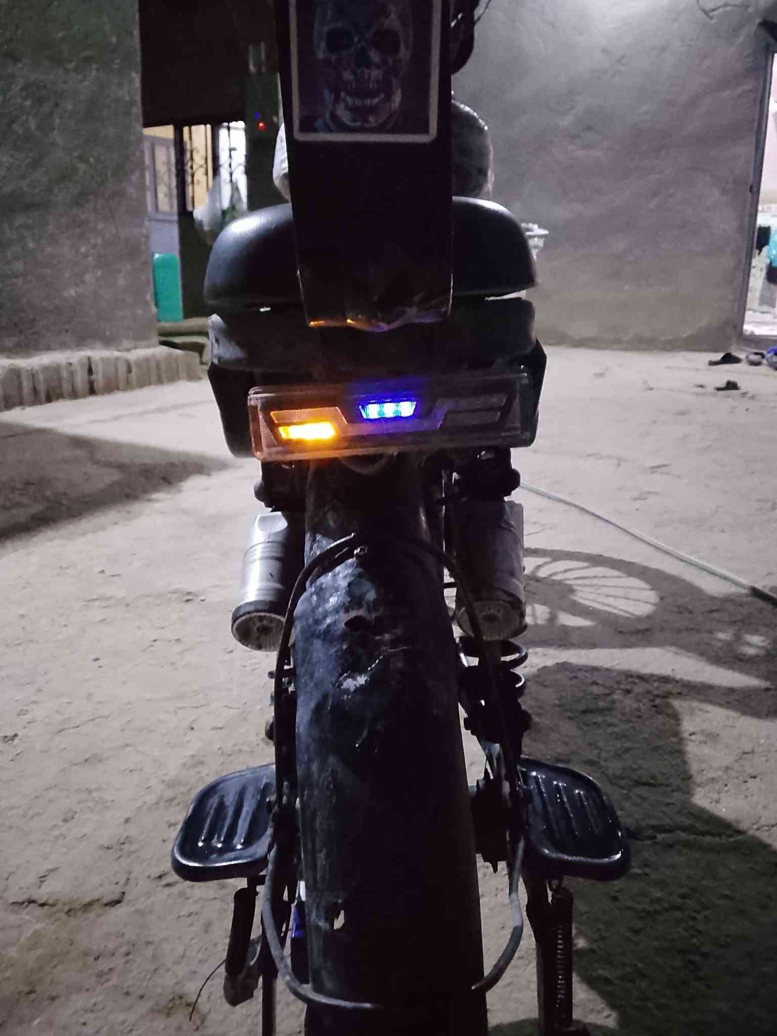 سلام عليكم باسكن شحن البيع حجم 20 بطاريات جديد  شاير شغلت لايت قوي بريكات سعر 180 وبي مجال المكان كربلاء الحر سواده مستعجل على بيعته***********1 الو راسني خاص
