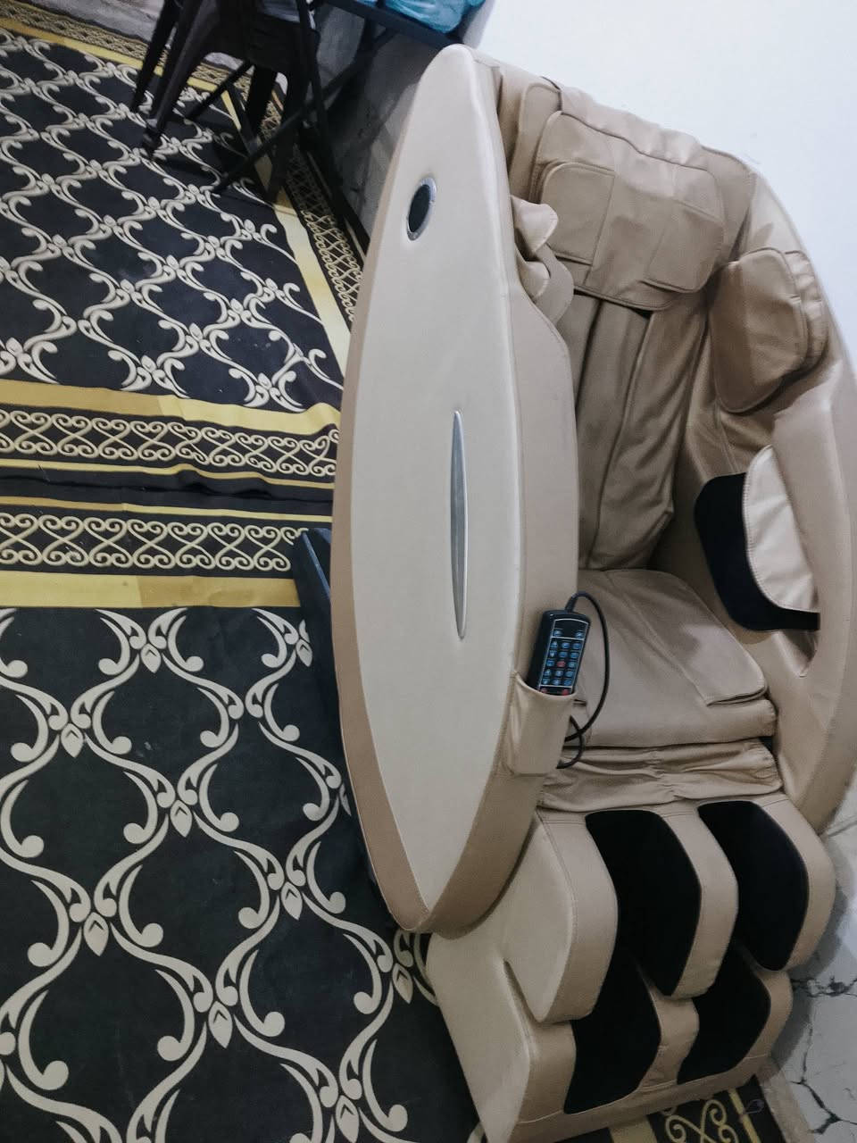 كرسي مساج تدليك جسم كامل من فقرات الركبه لحد الاقدام جهاز جديد استعمال قليل رايده 350وبيها مجال
***********
كرسي مساج تدليك جسم كامل من فقرات الركبه لحد الاقدام جهاز جديد استعمال قليل رايده 350وبيها مجال

نص مكتوب في الصور:
- كرسي مساج الكهربائي
- نظام طبي حديث جلد
- تدليك الجسم بالكامل
- نظام 4D تدليك وضغط
- السعر 750 الف فقط
- شد و النقل بغداد مجانا